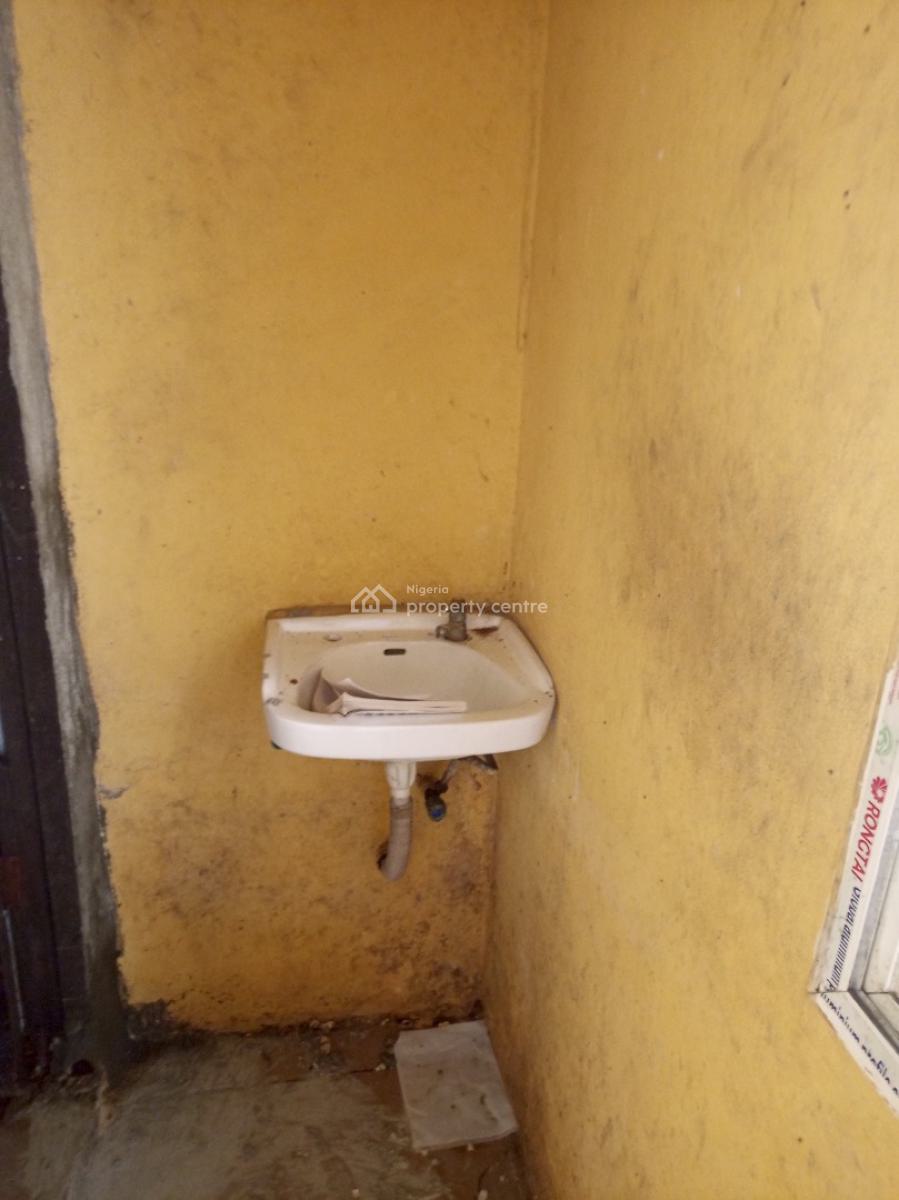 Boys Quarter, Off Mobil Road, Ilaje, Ajah, Lagos, Self Contain (single Rooms) for Rent