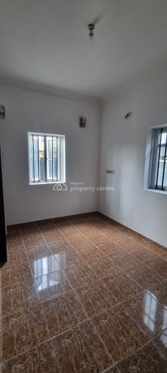 Well Renovated 2 Bedroom Flat Very Easy Access to Road, Atican Beach Estate Road Off, Okun-ajah, Ajah, Lagos, Flat / Apartment for Rent