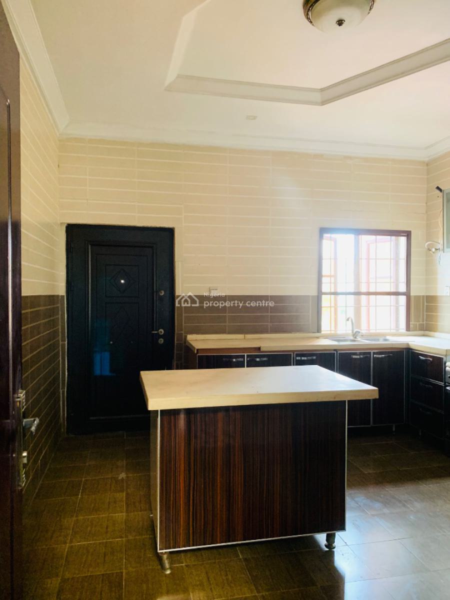 Spacious 4 Bedroom Terrace with Bq, Chisco, Ikate, Lekki, Lagos, Terraced Duplex for Rent