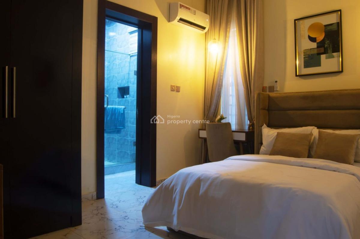 Very Urgent  Flat, Off Gerrard Road, Old Ikoyi, Ikoyi, Lagos, Flat / Apartment for Sale