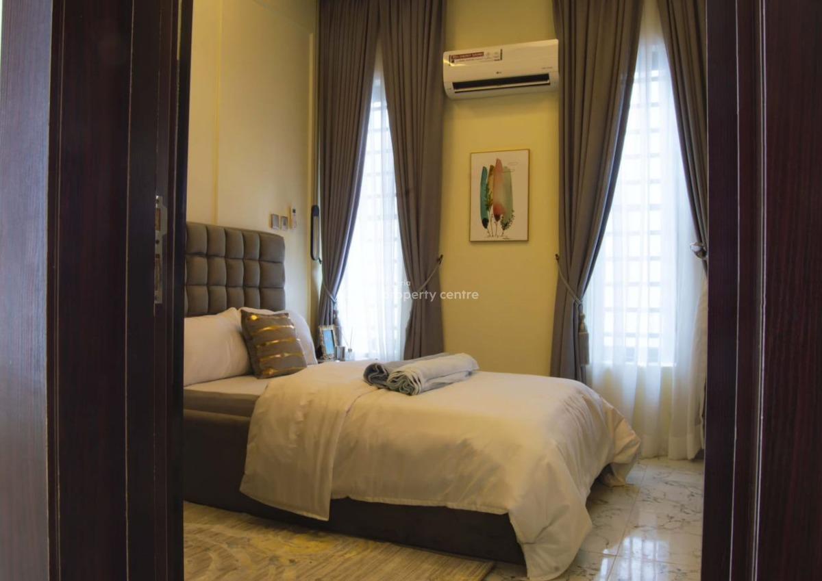 Very Urgent  Flat, Off Gerrard Road, Old Ikoyi, Ikoyi, Lagos, Flat / Apartment for Sale