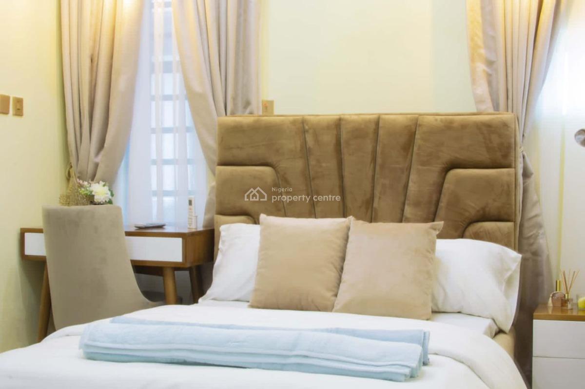Very Urgent  Flat, Off Gerrard Road, Old Ikoyi, Ikoyi, Lagos, Flat / Apartment for Sale