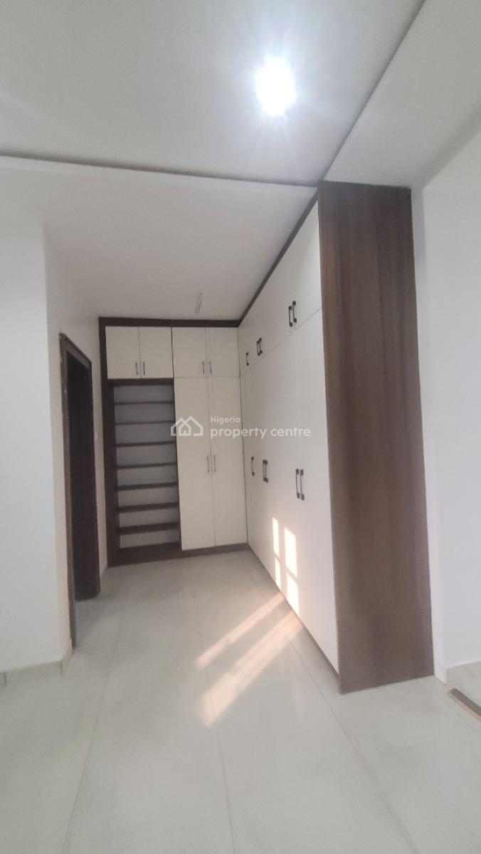 *massive Brand New 4bedroom with Bq Tarred Road*, By American International School, Durumi, Abuja, Terraced Duplex for Rent