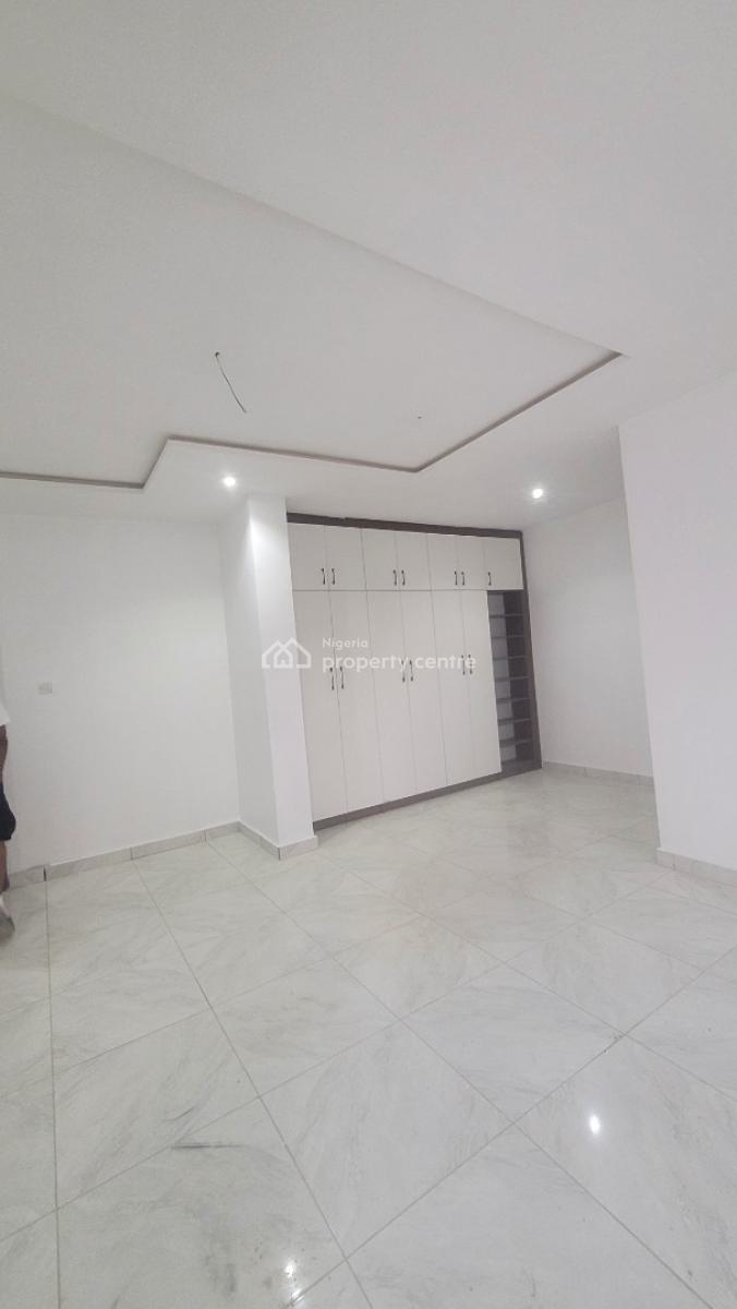 *massive Brand New 4bedroom with Bq Tarred Road*, By American International School, Durumi, Abuja, Terraced Duplex for Rent