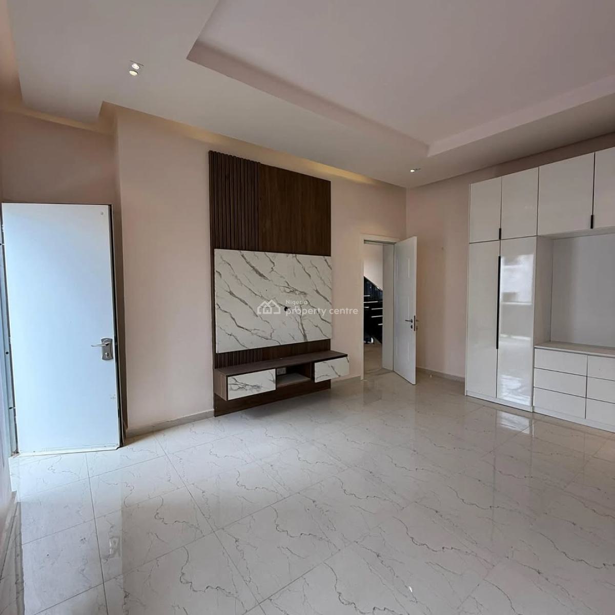 Gated 5bedrooms Semi Detached Duplex, Guzape, Guzape District, Abuja, Semi-detached Duplex for Sale
