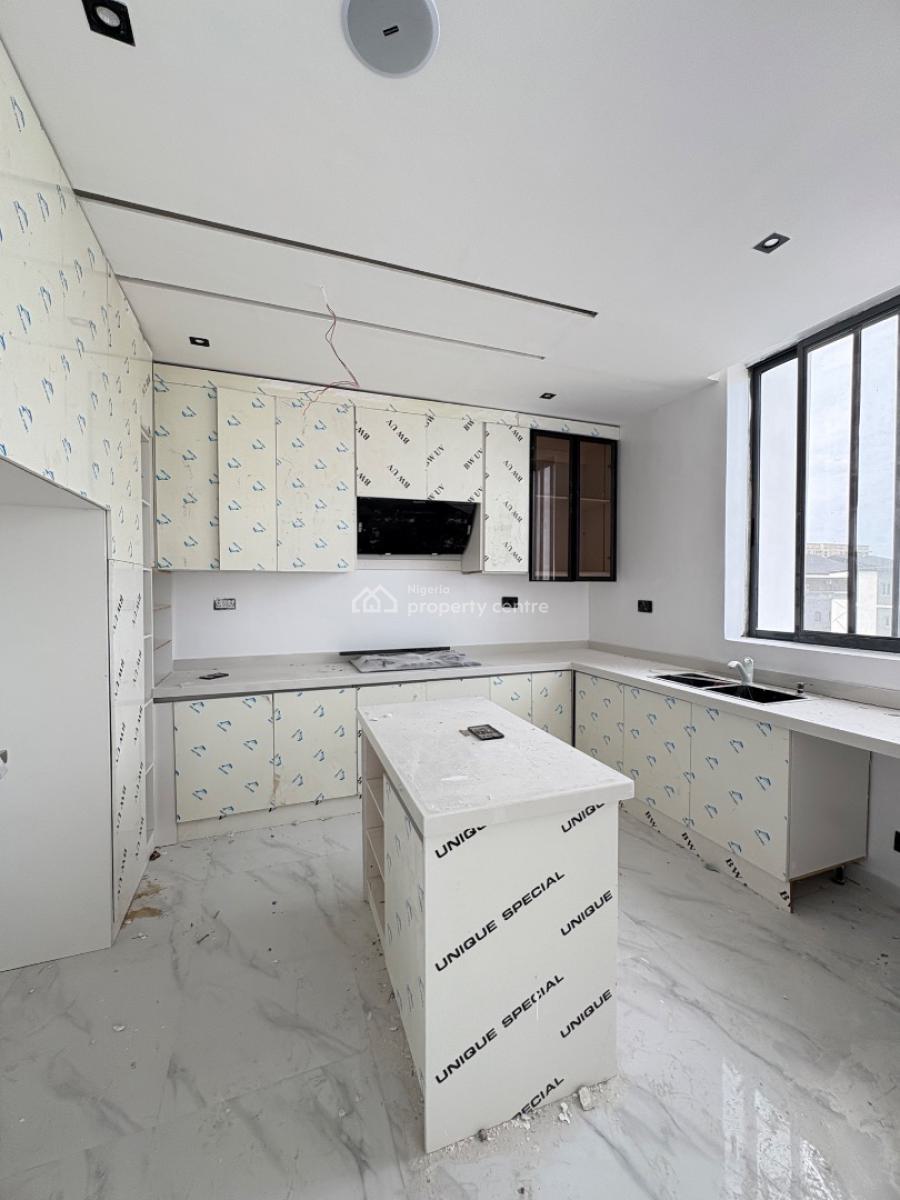 2bedroom Apartment, Lekki Phase 1 Axis, Lekki Phase 1, Lekki, Lagos, Flat / Apartment for Sale