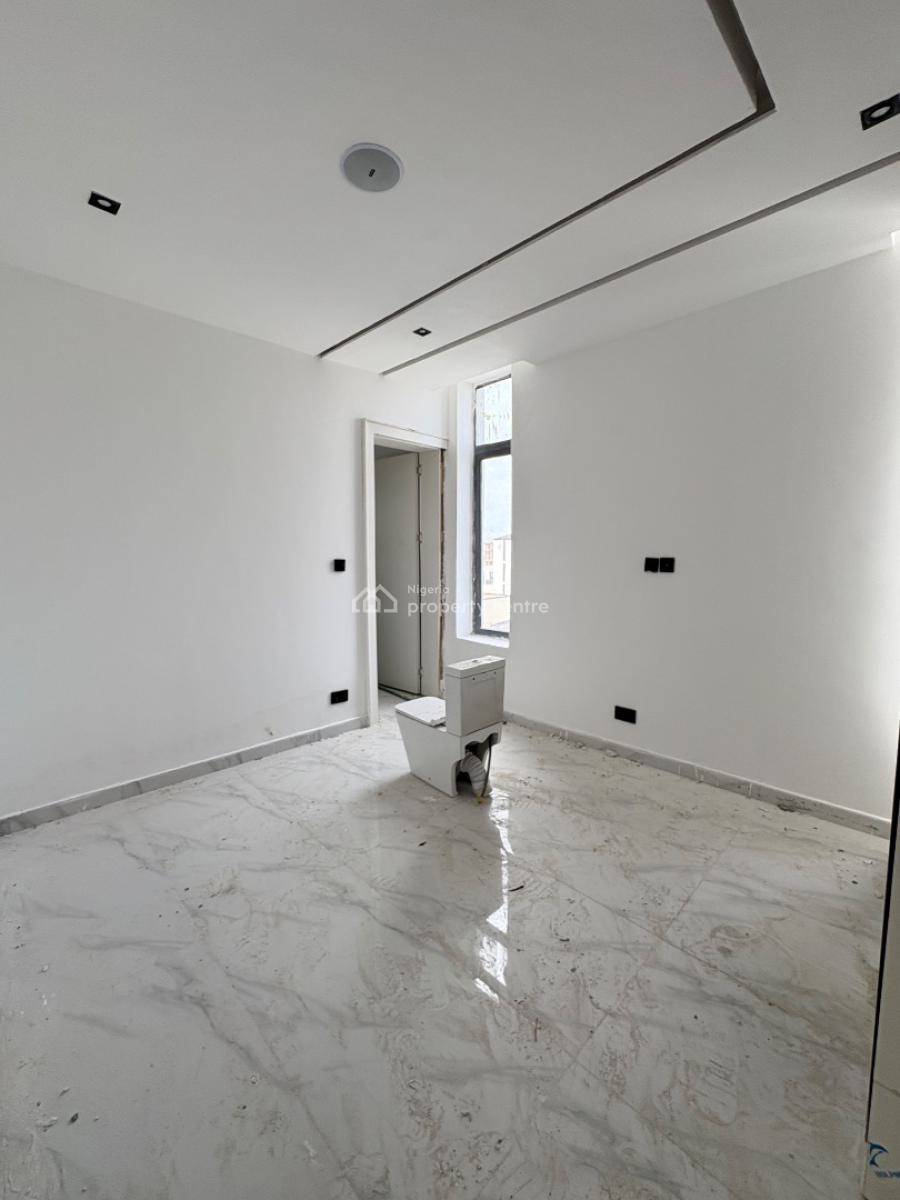 2bedroom Apartment, Lekki Phase 1 Axis, Lekki Phase 1, Lekki, Lagos, Flat / Apartment for Sale