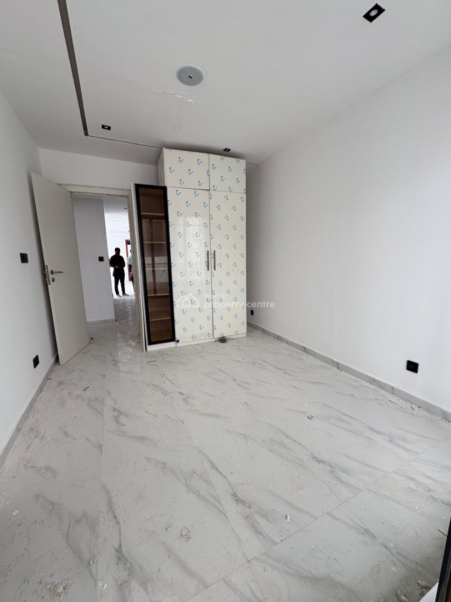 2bedroom Apartment, Lekki Phase 1 Axis, Lekki Phase 1, Lekki, Lagos, Flat / Apartment for Sale