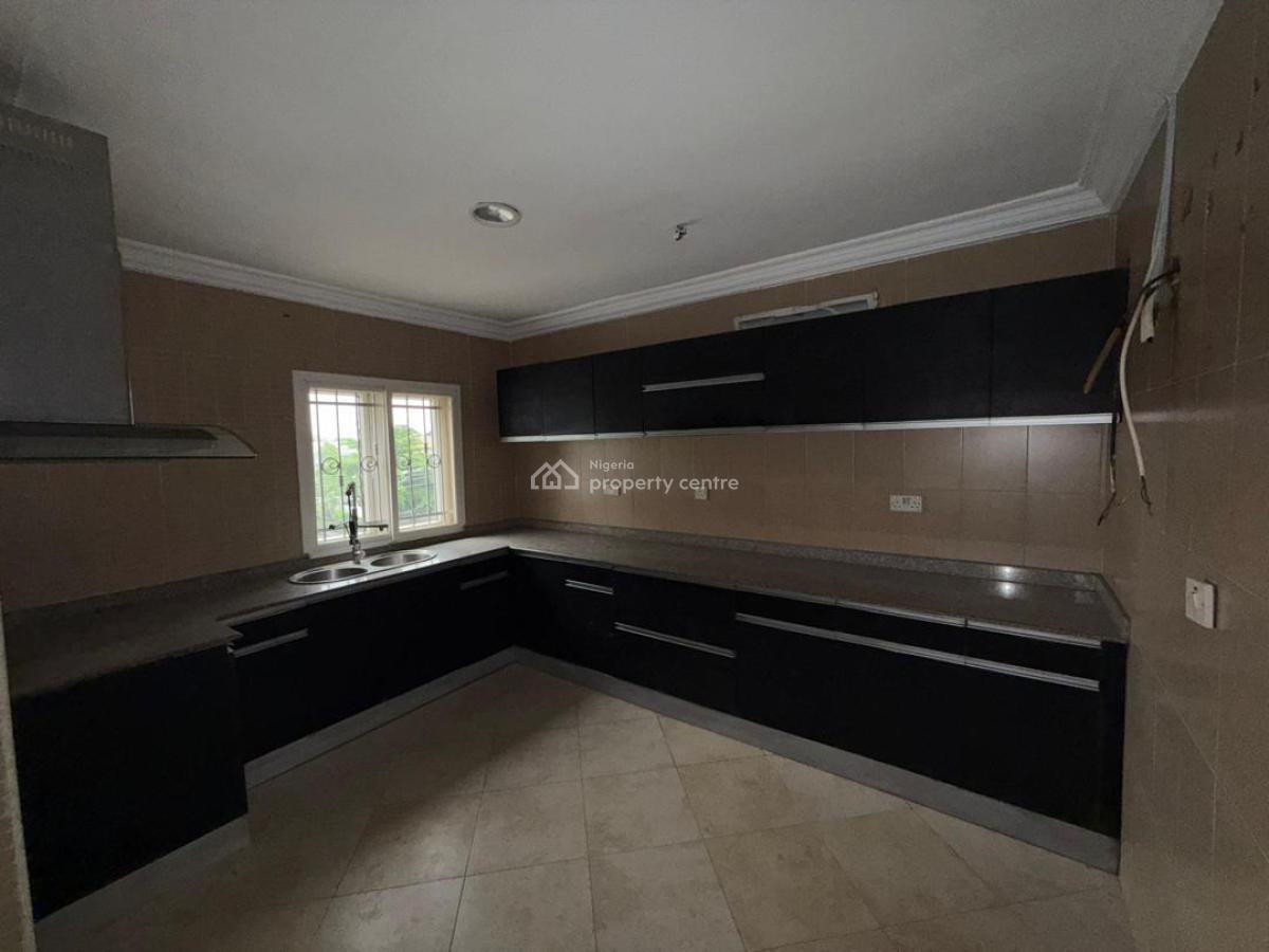 Three Bedroom with Bq, Lekki Phase 1, Lekki, Lagos, Flat / Apartment for Rent