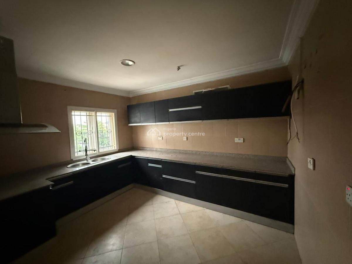 Three Bedroom with Bq, Lekki Phase 1, Lekki, Lagos, Flat / Apartment for Rent