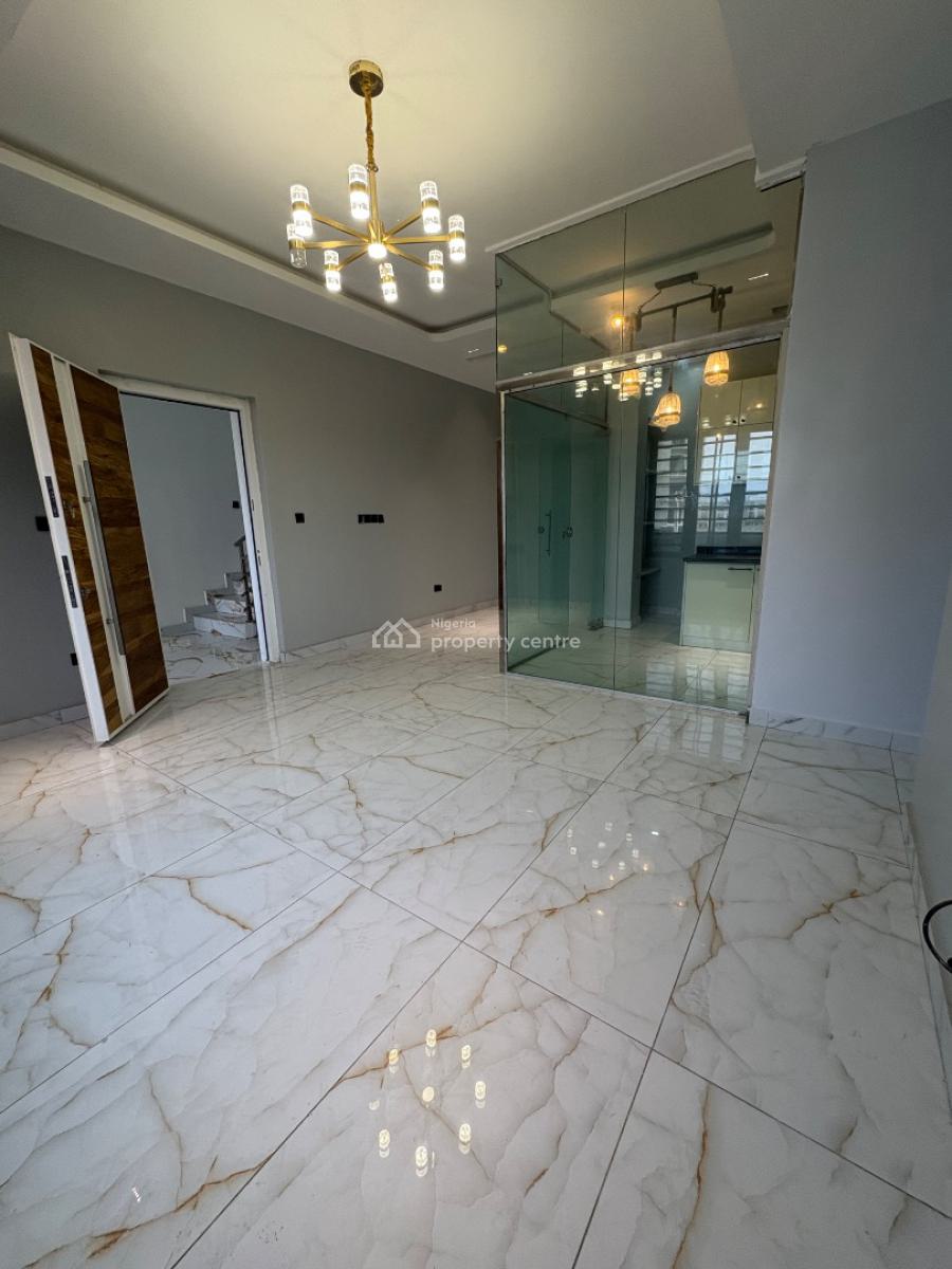2bedroom Apartment, Lekki Phase 1 Axis, Lekki Phase 1, Lekki, Lagos, Block of Flats for Sale