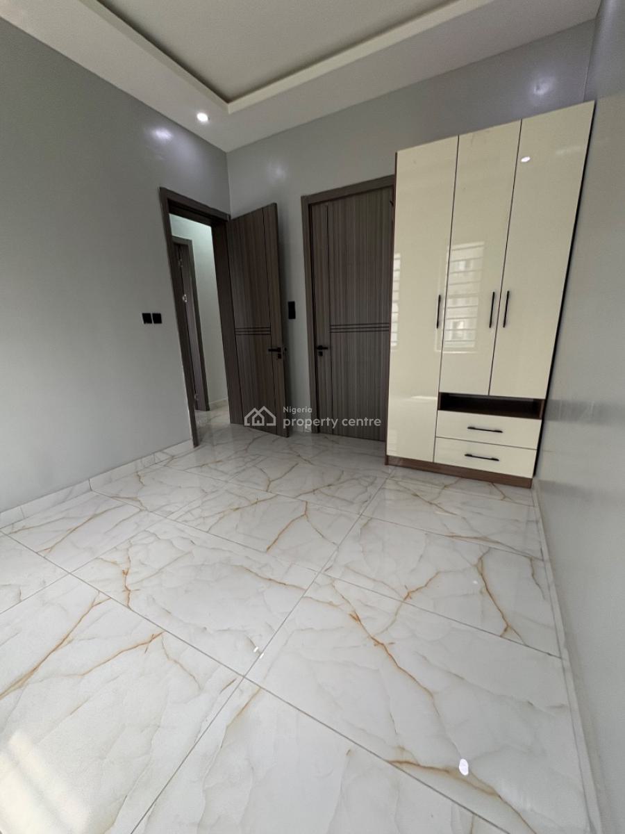 2bedroom Apartment, Lekki Phase 1 Axis, Lekki Phase 1, Lekki, Lagos, Block of Flats for Sale