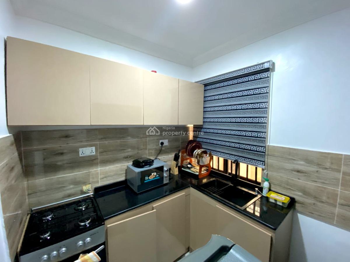 1 Bedroom Apartment, Omole Phase 1, Ikeja, Lagos, Flat / Apartment Short Let