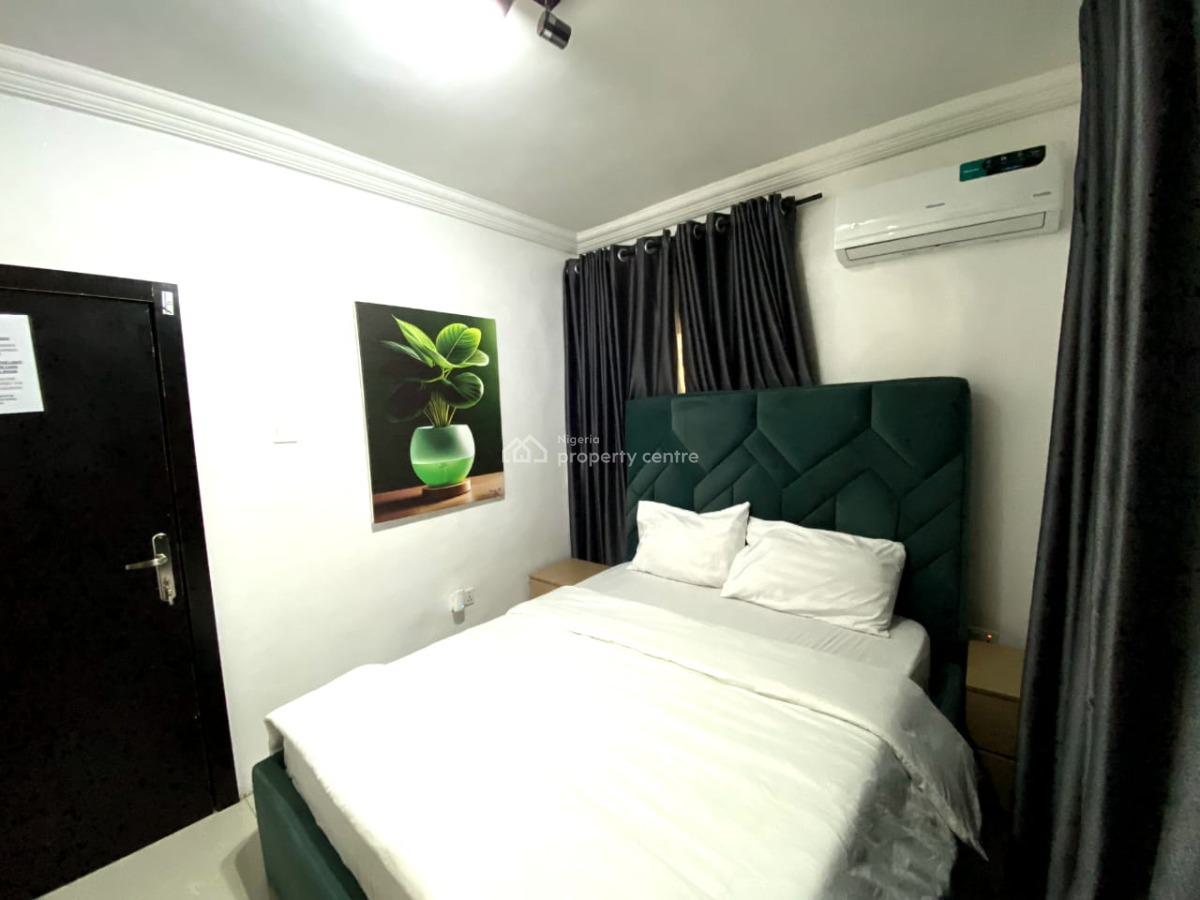 1 Bedroom Apartment, Omole Phase 1, Ikeja, Lagos, Flat / Apartment Short Let