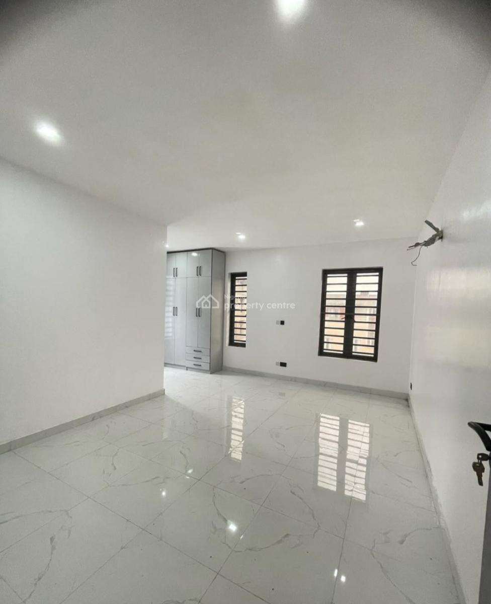 Serviced 2 Bedroom En-suite New Flat with Fitted Kitchen, Elevator, Op, Lekki Phase 1, Lekki, Lagos, Flat / Apartment for Rent