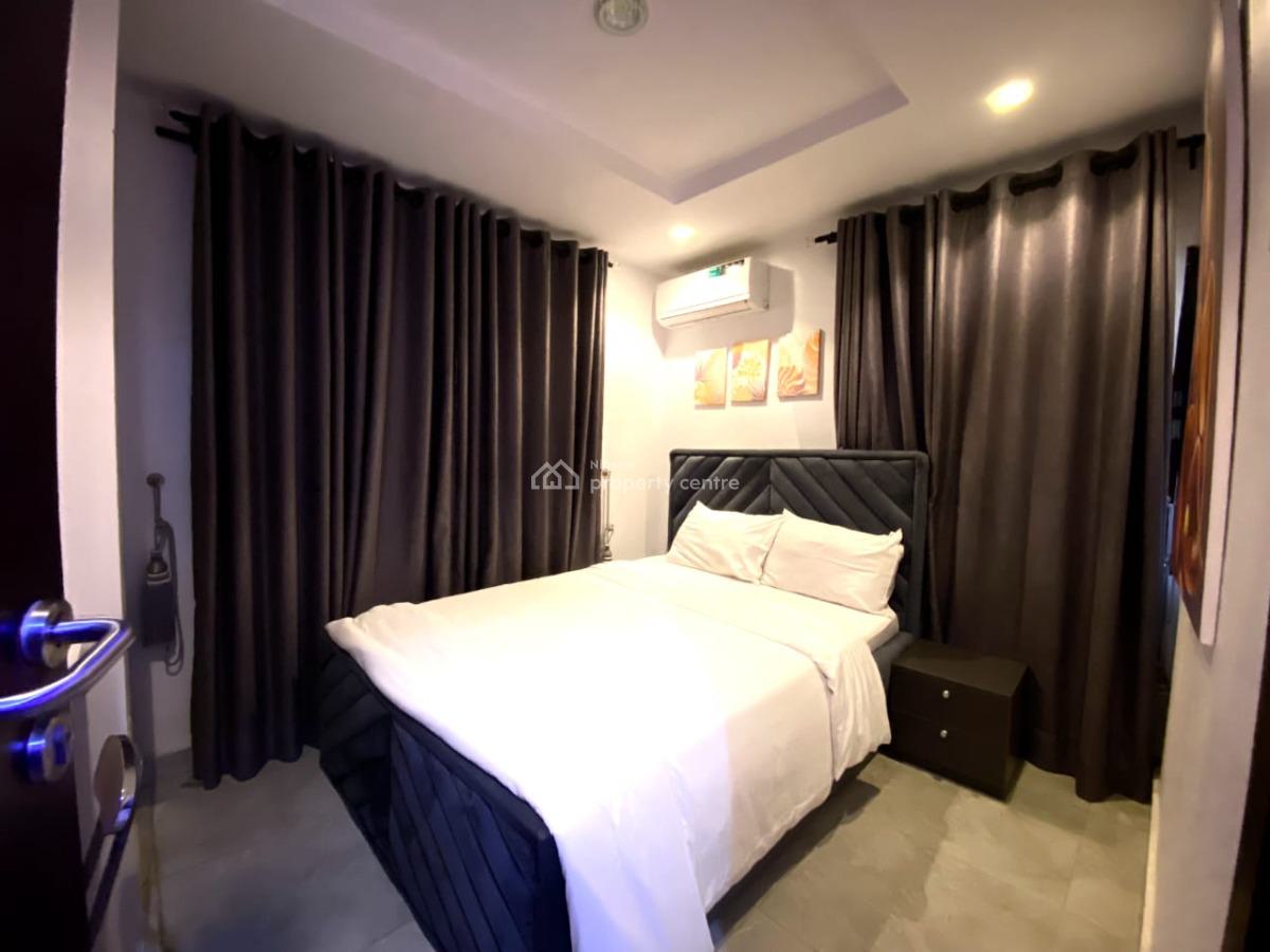 1 Bedroom Apartment, Omole Phase 1, Ikeja, Lagos, Flat / Apartment Short Let