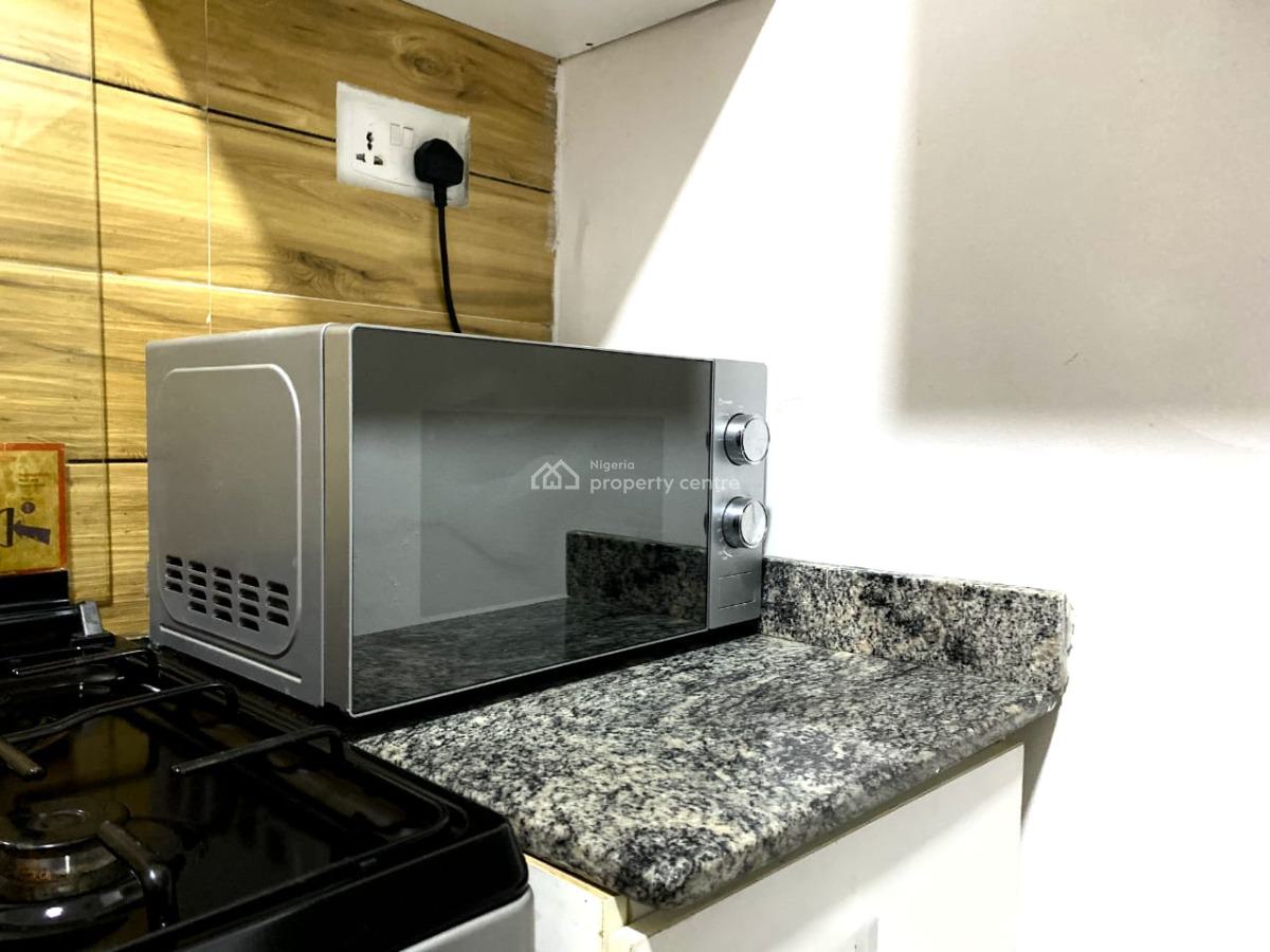 1 Bedroom Apartment, Omole Phase 1, Ikeja, Lagos, Flat / Apartment Short Let