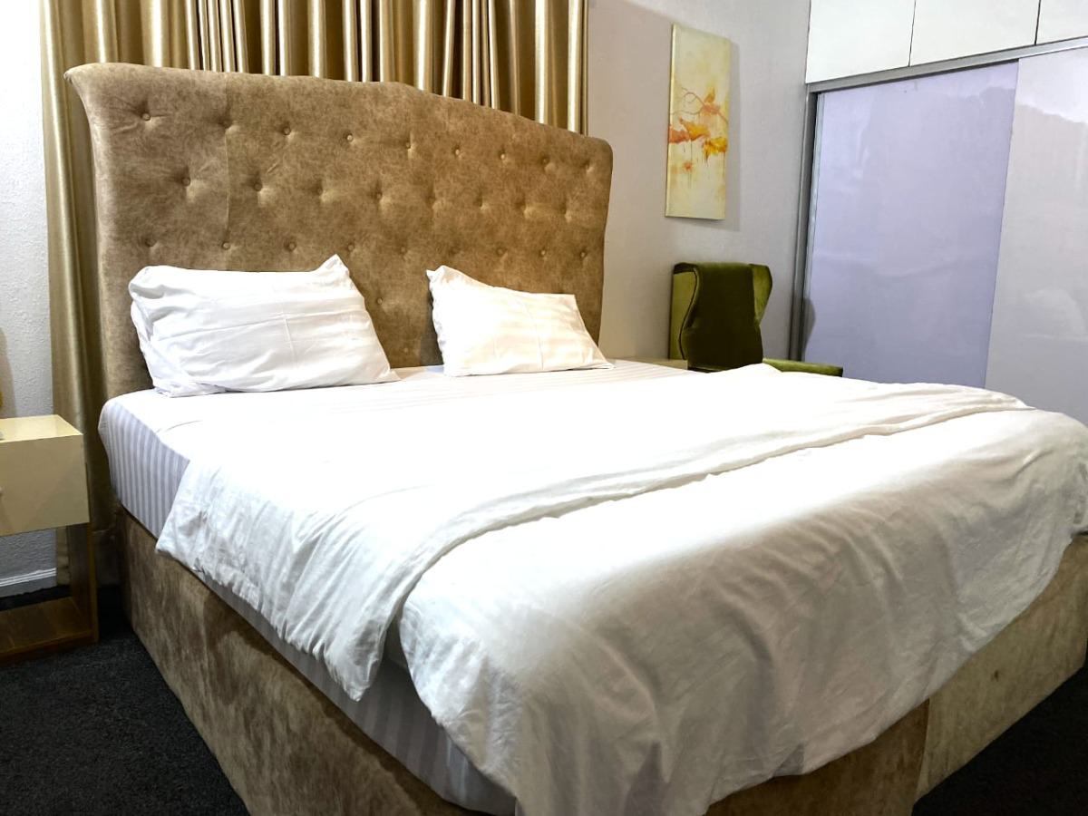 Well Furnished 2 Bedroom Apartment, Omole Phase 1, Ikeja, Lagos, Flat / Apartment Short Let