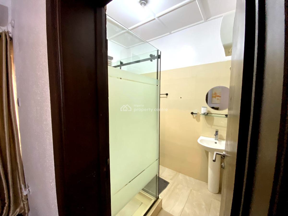 Well Furnished 2 Bedroom Apartment, Omole Phase 1, Ikeja, Lagos, Flat / Apartment Short Let