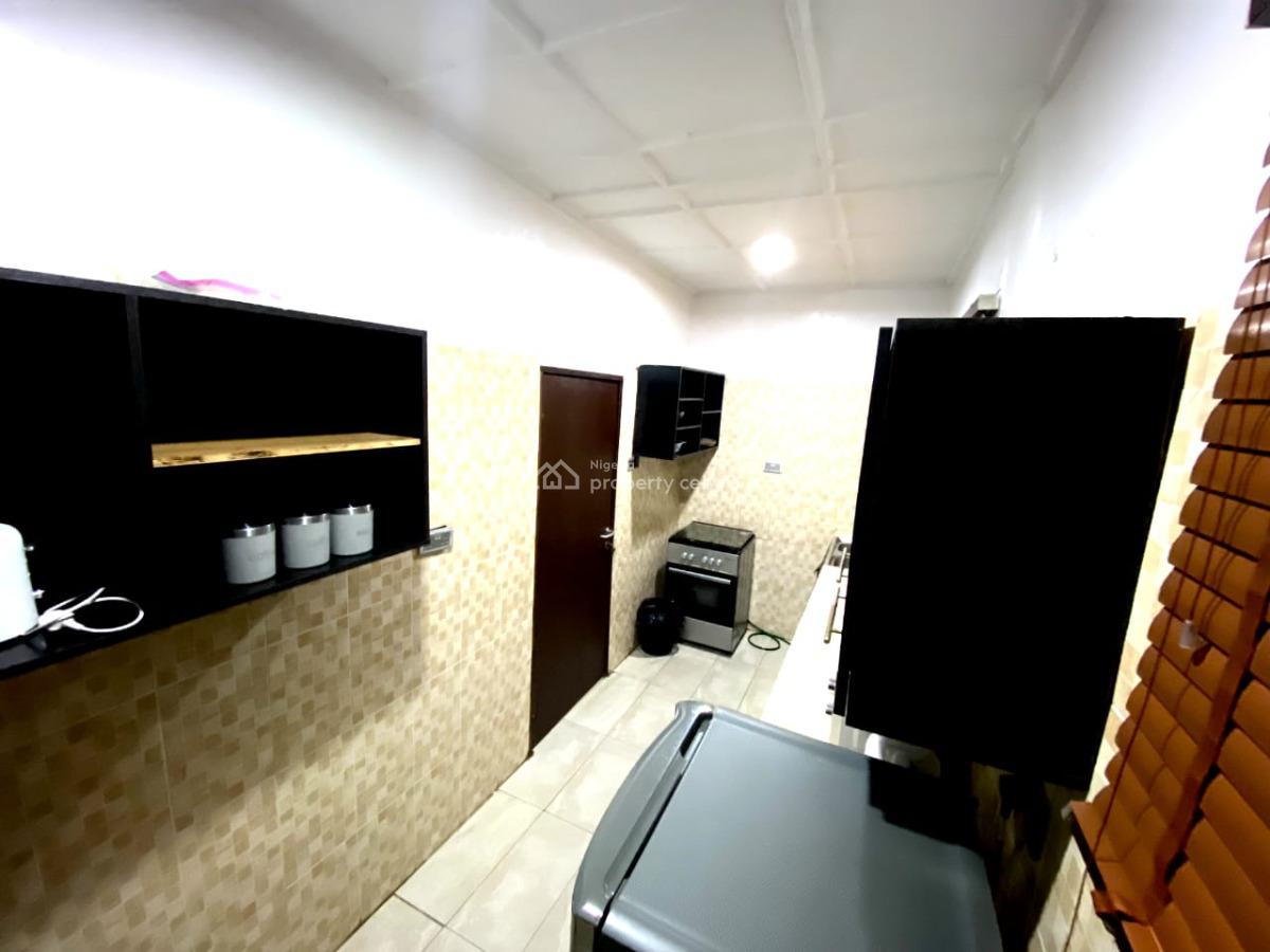 Well Furnished 2 Bedroom Apartment, Omole Phase 1, Ikeja, Lagos, Flat / Apartment Short Let