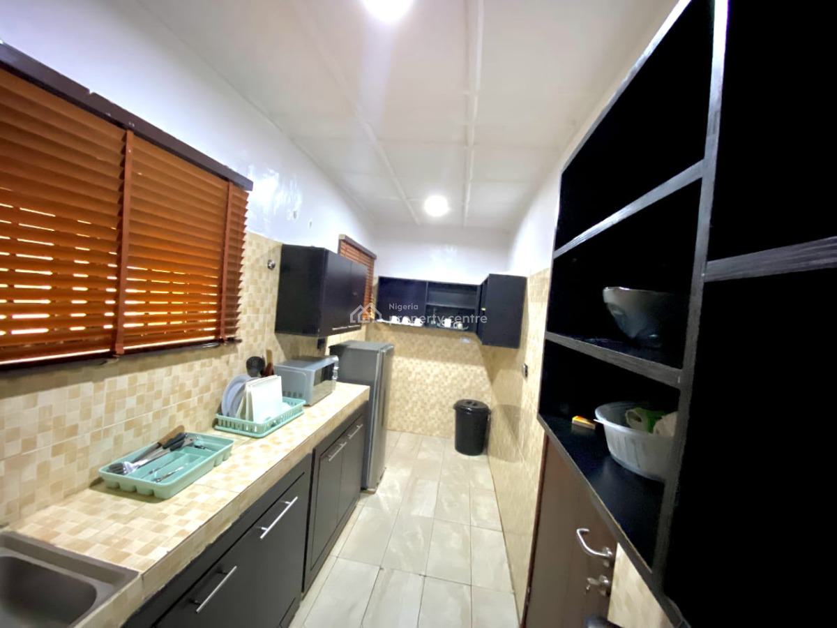 Well Furnished 2 Bedroom Apartment, Omole Phase 1, Ikeja, Lagos, Flat / Apartment Short Let
