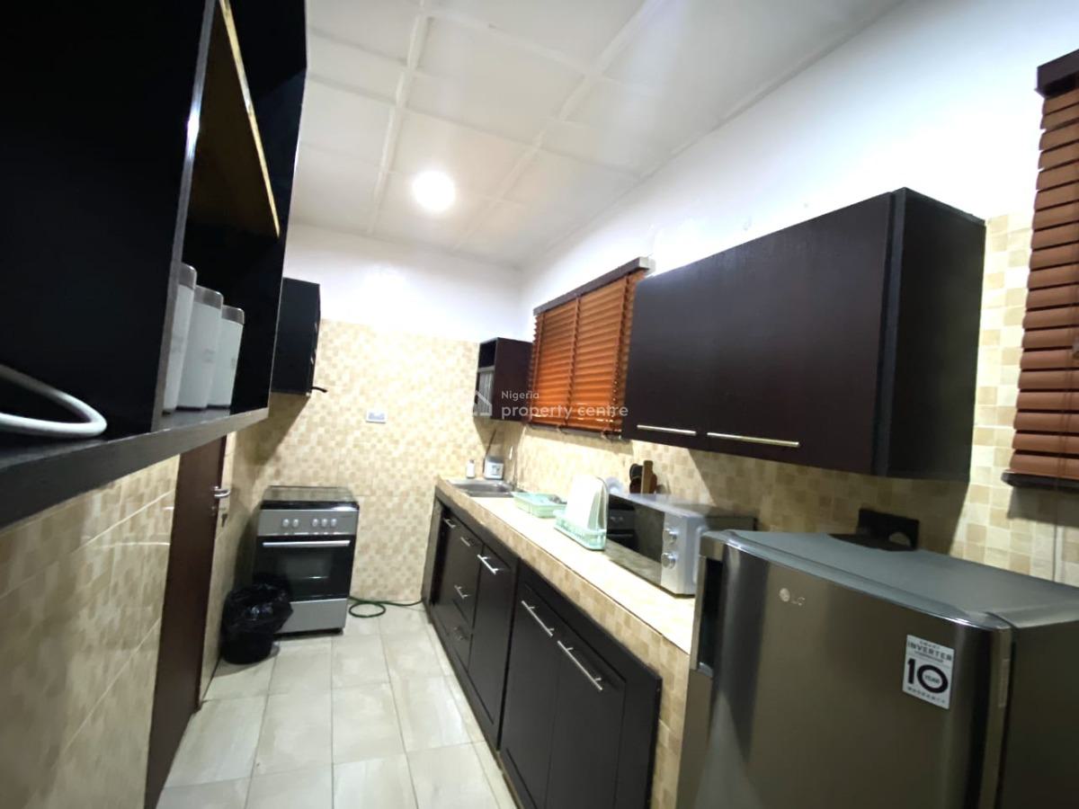 Well Furnished 2 Bedroom Apartment, Omole Phase 1, Ikeja, Lagos, Flat / Apartment Short Let