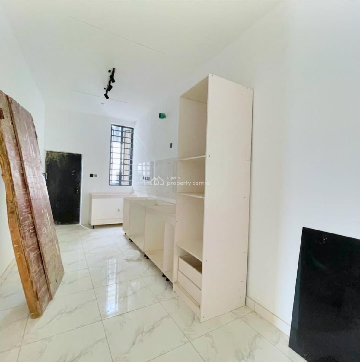 2 Bedroom Apartments with Gym, Swimming Pool -- Governors Consent, Off Aro Ologolo Road, Ologolo, Lekki, Lagos, Flat / Apartment for Sale