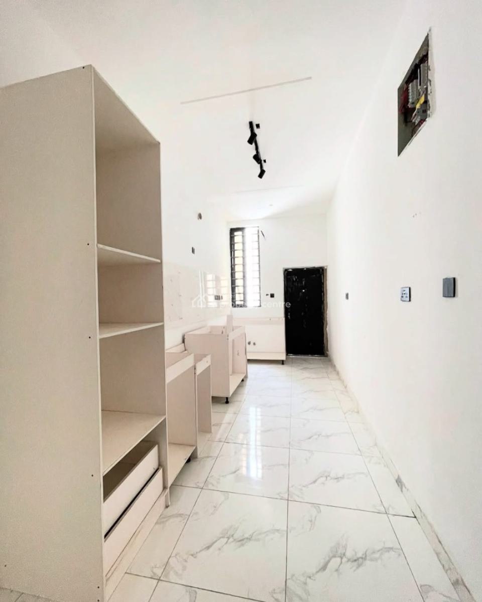 2 Bedroom Apartments with Gym, Swimming Pool -- Governors Consent, Off Aro Ologolo Road, Ologolo, Lekki, Lagos, Flat / Apartment for Sale
