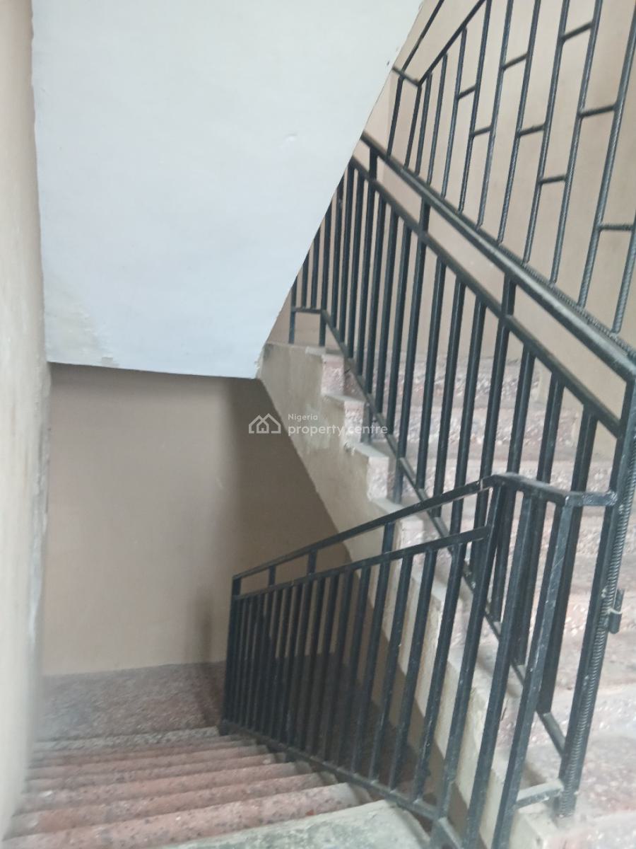 Lovely Executive Three Bedroom, Yaba, Lagos, Flat / Apartment for Rent