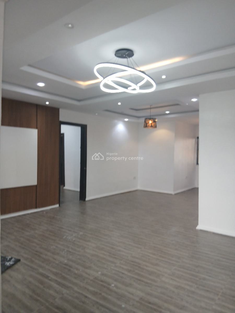 Lovely Executive Three Bedroom, Yaba, Lagos, Flat / Apartment for Rent