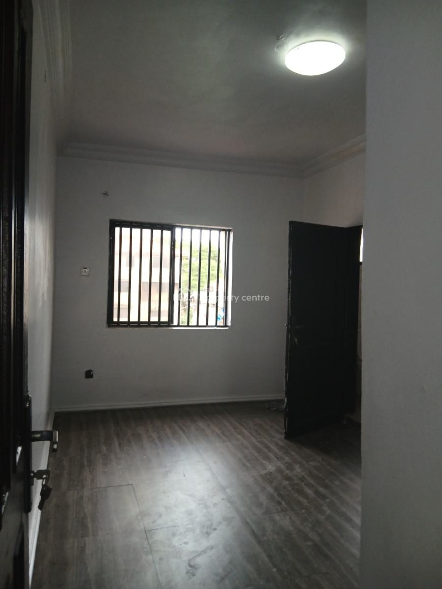 Lovely Executive Three Bedroom, Yaba, Lagos, Flat / Apartment for Rent