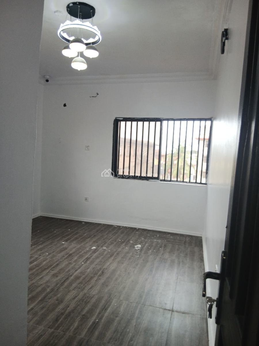 Lovely Executive Three Bedroom, Yaba, Lagos, Flat / Apartment for Rent