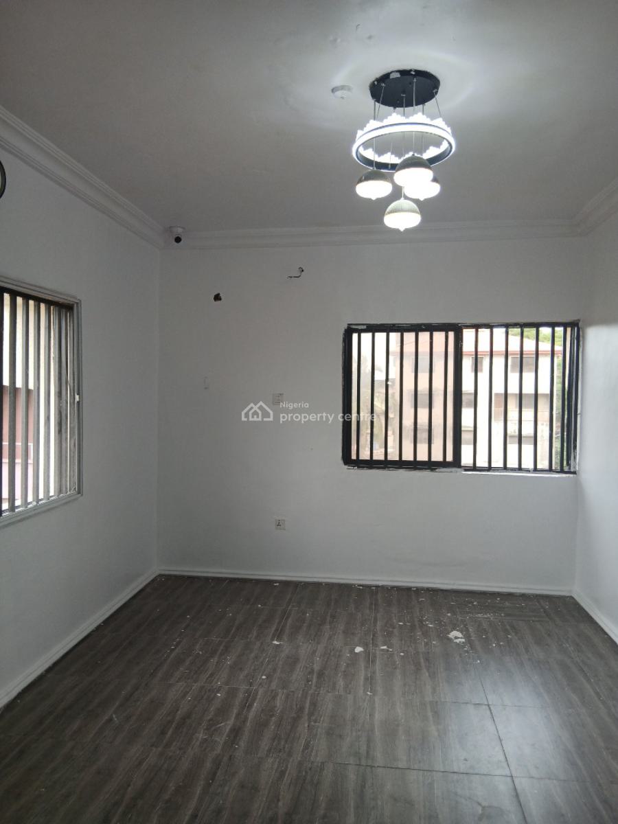 Lovely Executive Three Bedroom, Yaba, Lagos, Flat / Apartment for Rent