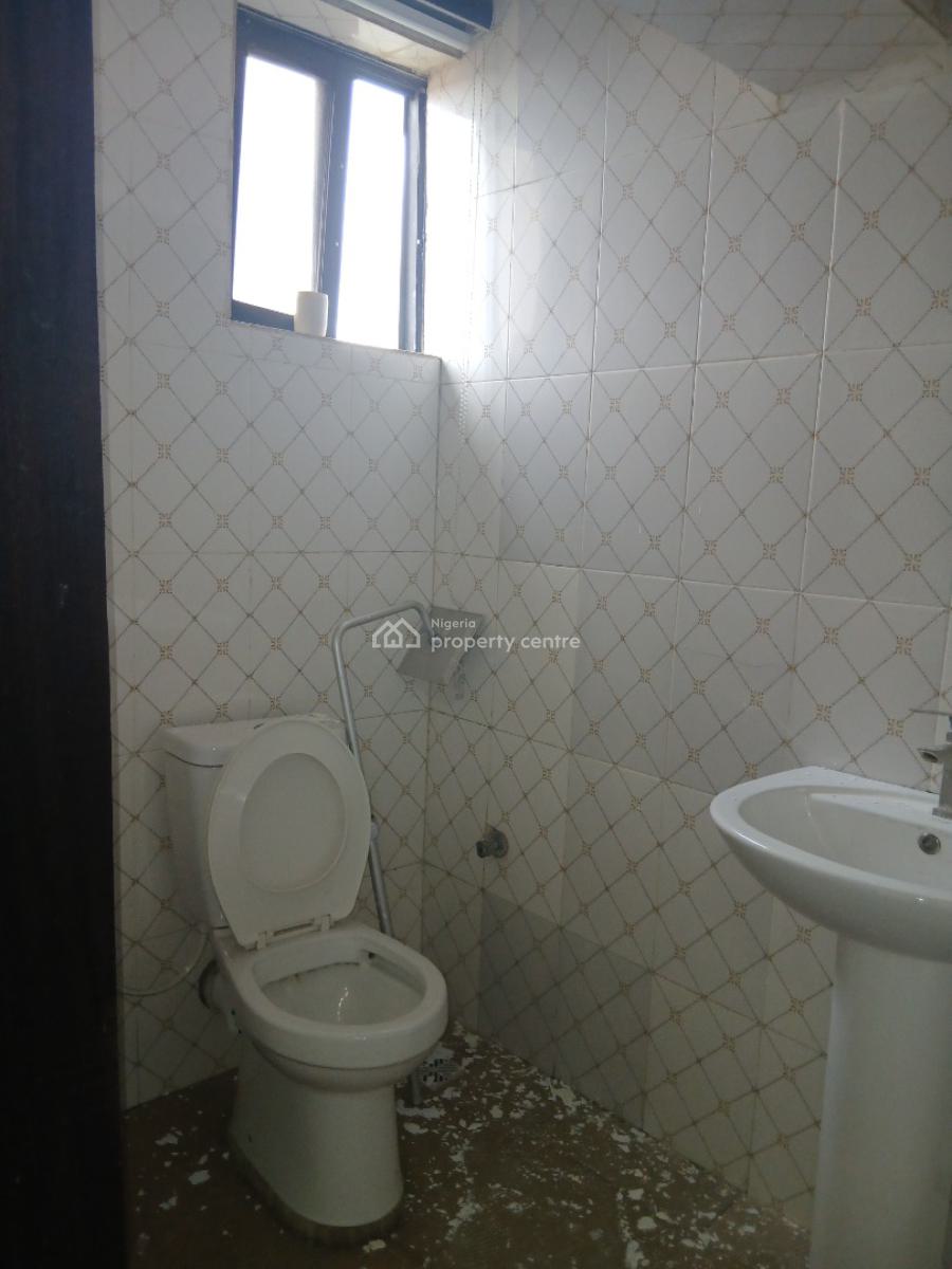 Lovely Executive Three Bedroom, Yaba, Lagos, Flat / Apartment for Rent