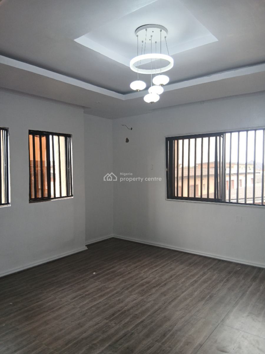 Lovely Executive Three Bedroom, Yaba, Lagos, Flat / Apartment for Rent