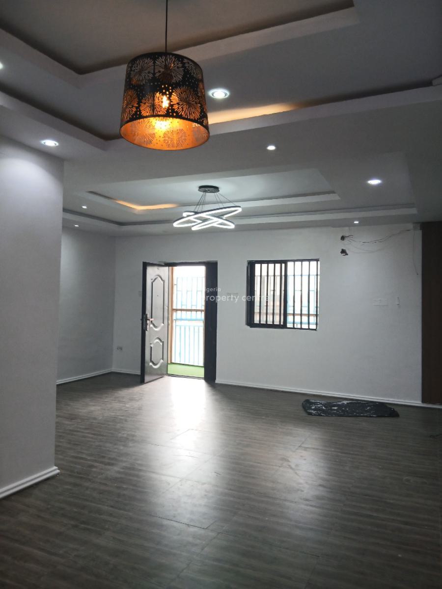 Lovely Executive Three Bedroom, Yaba, Lagos, Flat / Apartment for Rent