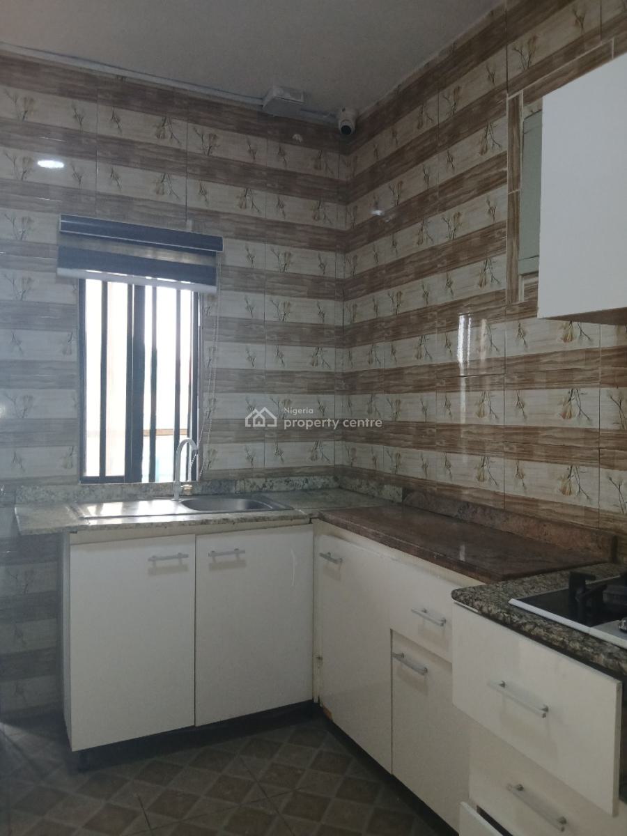 Lovely Executive Three Bedroom, Yaba, Lagos, Flat / Apartment for Rent