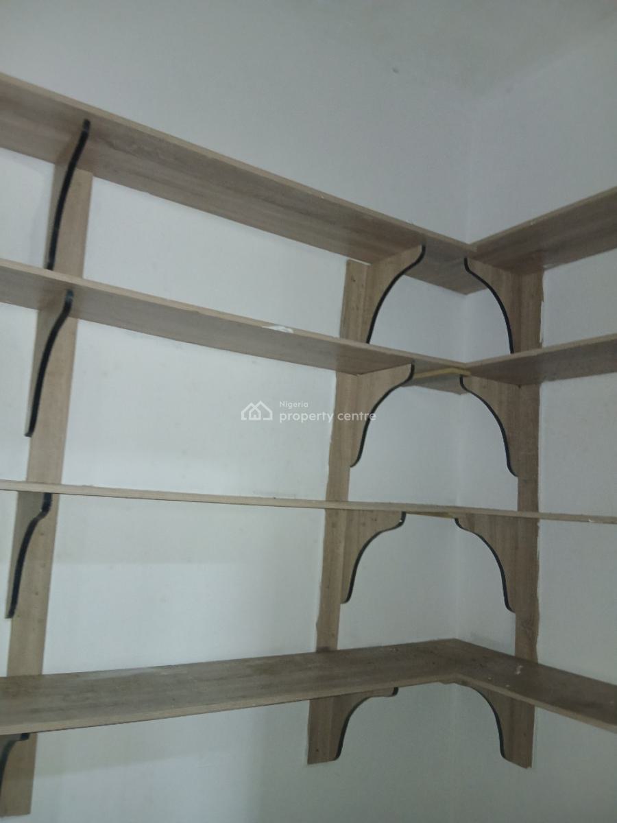 Lovely Executive Three Bedroom, Yaba, Lagos, Flat / Apartment for Rent
