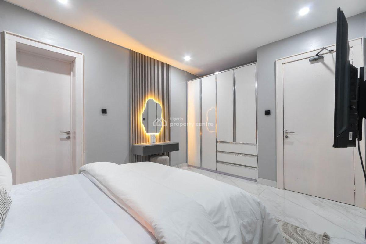 Beautiful 2 Bedroom Apartment with Ps5 and Pool, Lekki Phase 1, Lekki, Lagos, Flat / Apartment Short Let
