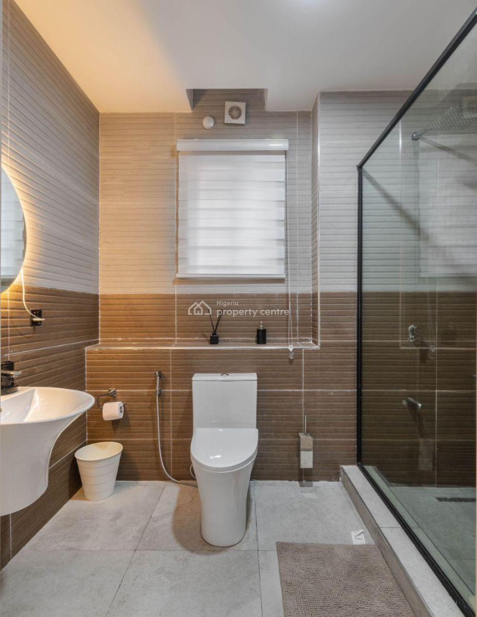 Beautiful 2 Bedroom Apartment with Ps5 and Pool, Lekki Phase 1, Lekki, Lagos, Flat / Apartment Short Let