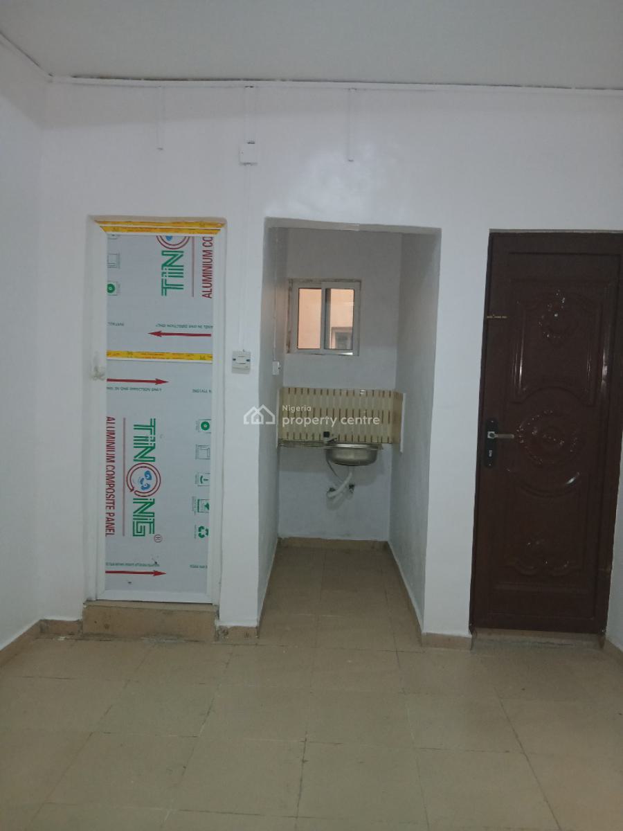 Very Beautiful Serene Self, Yaba, Lagos, Self Contain (single Rooms) for Rent