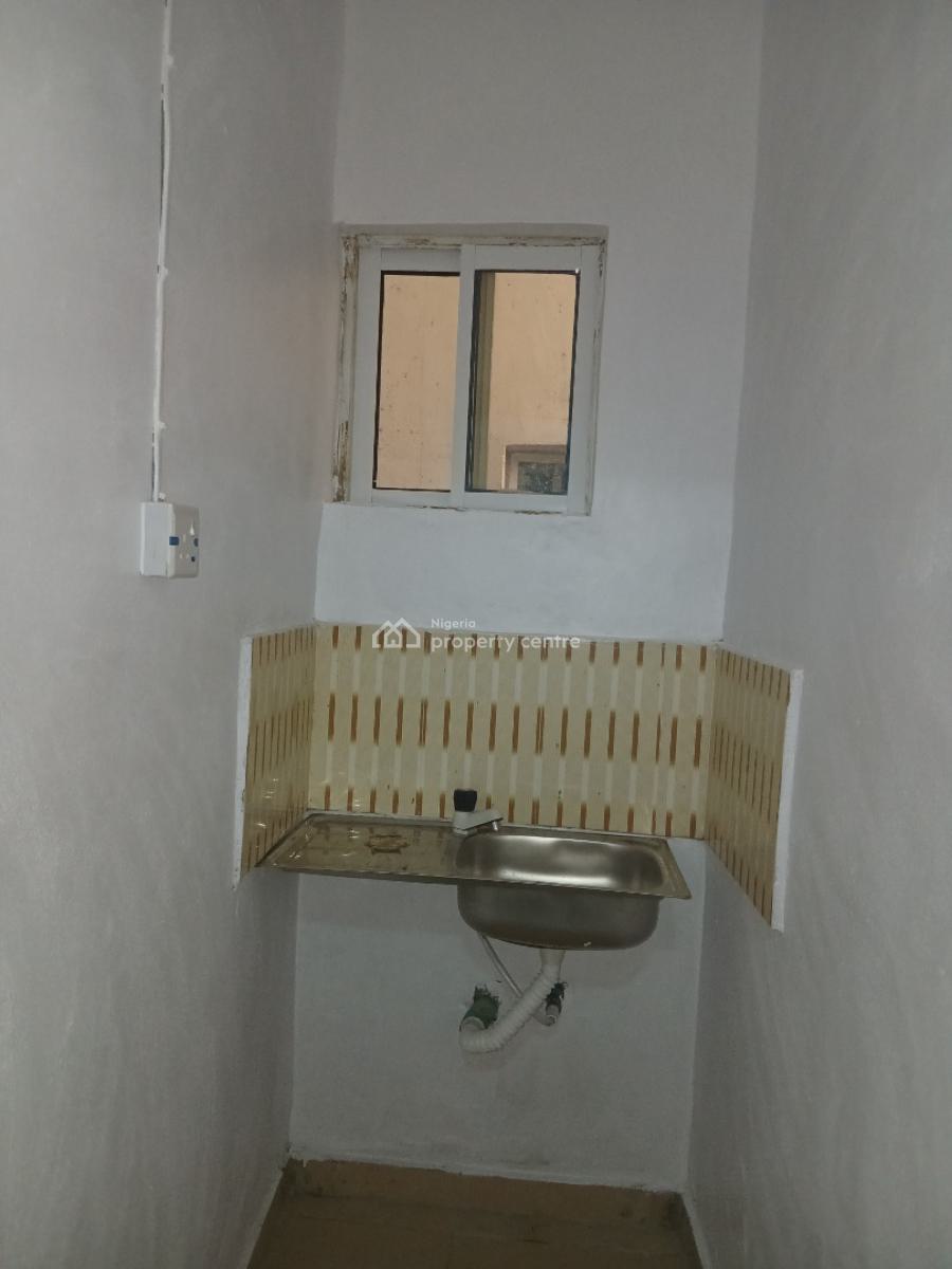Very Beautiful Serene Self, Yaba, Lagos, Self Contain (single Rooms) for Rent