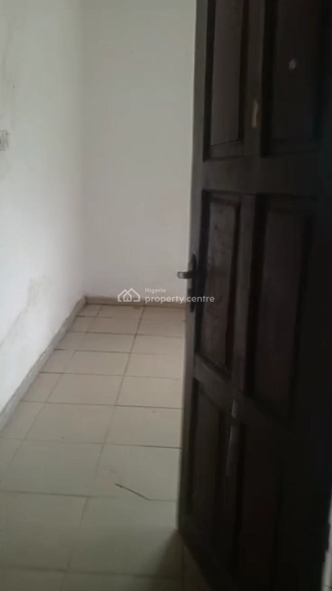 Executive 3 Bedroom Flat Pop, Iroko Estate, Isheri Olofin. Lasu- Igando Road., Igando, Ikotun, Lagos, Flat / Apartment for Rent