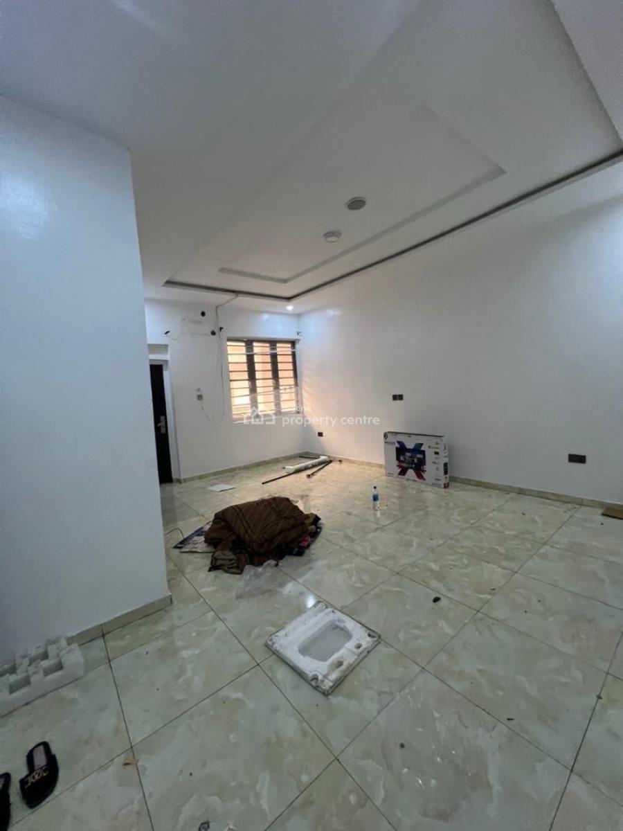 Very Spacious Masters Bedroom in a Shared Apartment, Orchid Road, Lekki, Lagos, Self Contain (single Rooms) for Rent