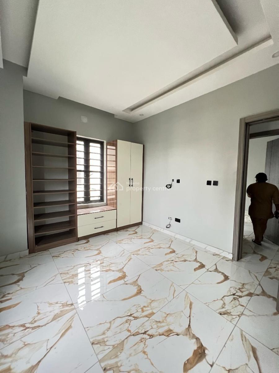 Amazing 2 Bedroom Apartment Within a Secured Neighborhood, Lekki Phase 1, Lekki, Lagos, Flat / Apartment for Sale