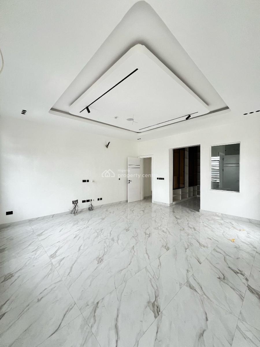 Massive 4 Bedroom Penthouse with a Bq, Inverter and Elevator, Lekki Phase 1, Lekki, Lagos, Flat / Apartment for Sale