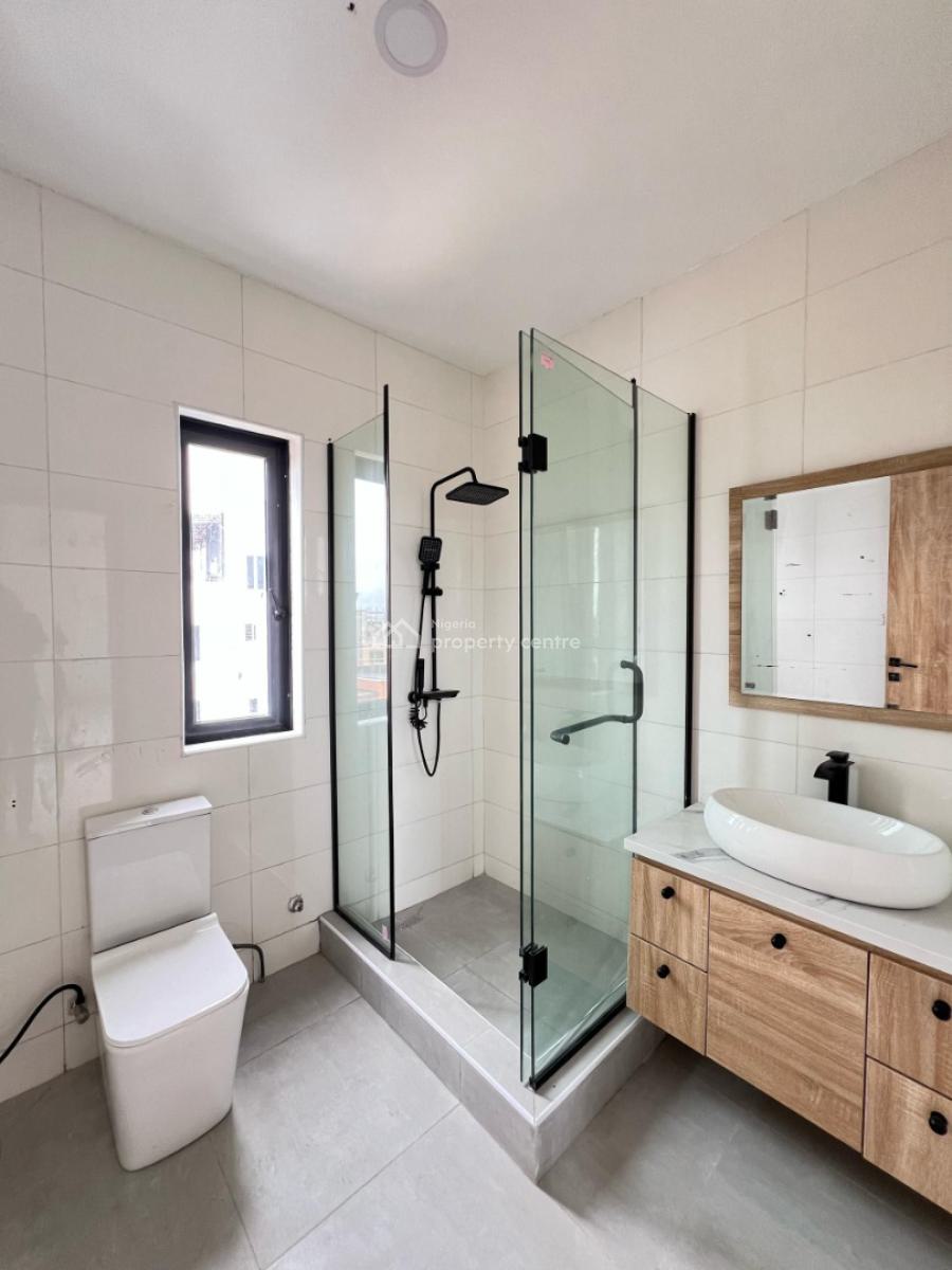 Spacious 2 Bedroom Apartment with  Bq, Swimming Pool, Gym & Elevator, Lekki Phase 1, Lekki, Lagos, Flat / Apartment for Sale