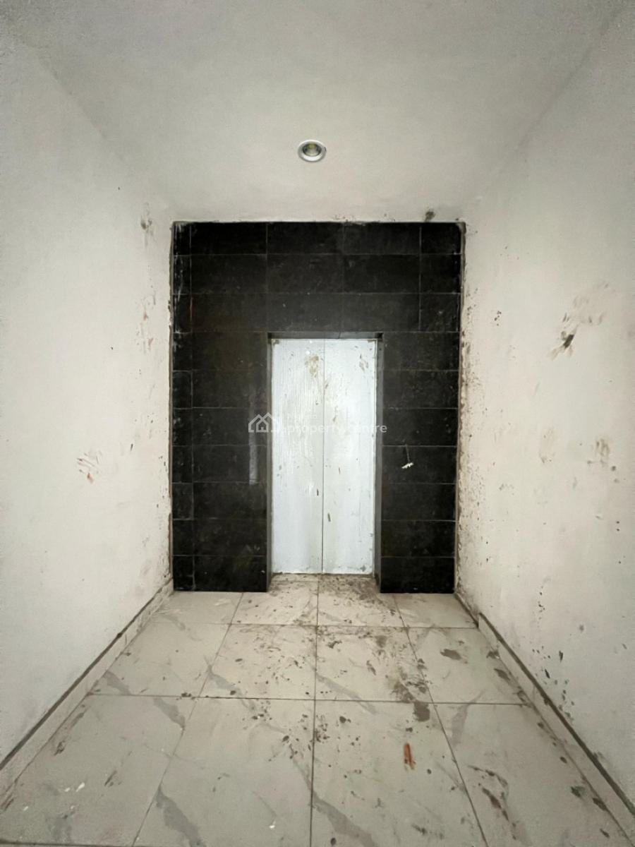Spacious 2 Bedroom Apartment with  Bq, Swimming Pool, Gym & Elevator, Lekki Phase 1, Lekki, Lagos, Flat / Apartment for Sale
