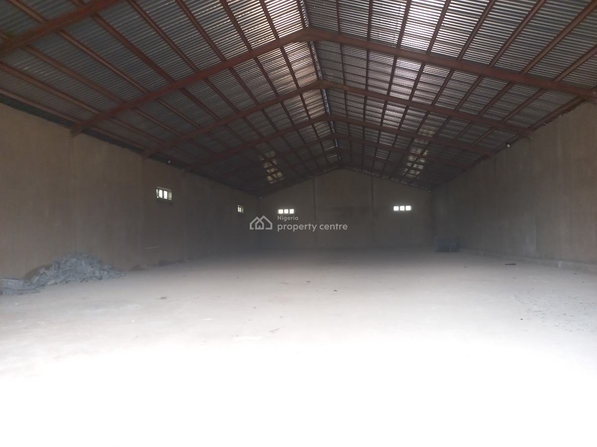 1000 Sqms Warehouse with Good Headroom and Large Compound, Expressway, Kubwa, Abuja, Warehouse for Rent
