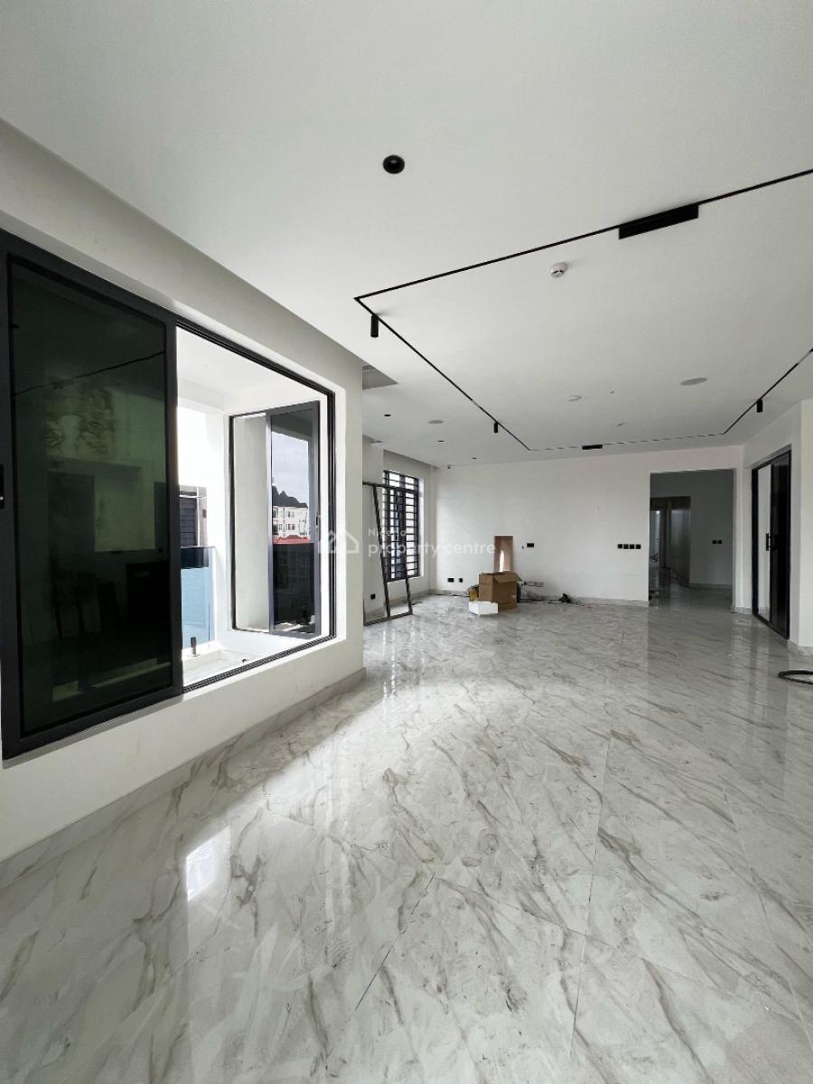 The Contemporary 4bedroom Penthouse, Lekki Phase 1, Lekki, Lagos, Flat / Apartment for Sale